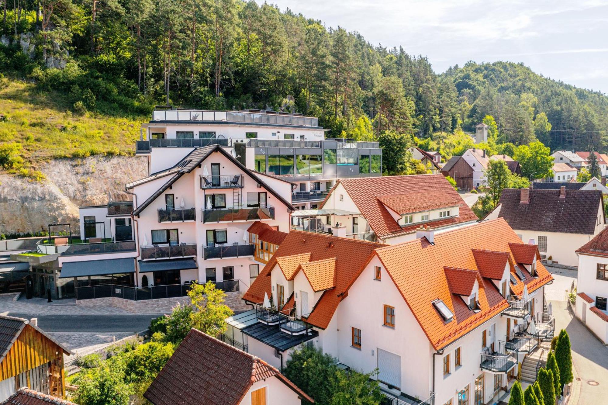 Landhotel Sternwirt - Das Wellnesshotel Zwischen Nuernberg Und Amberg Hogen Ngoại thất bức ảnh